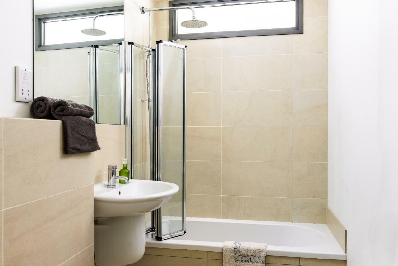 Lancing Beach Apartment. Dış mekan fotoğraf